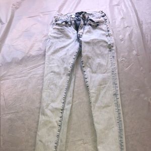 white wash skinny jean